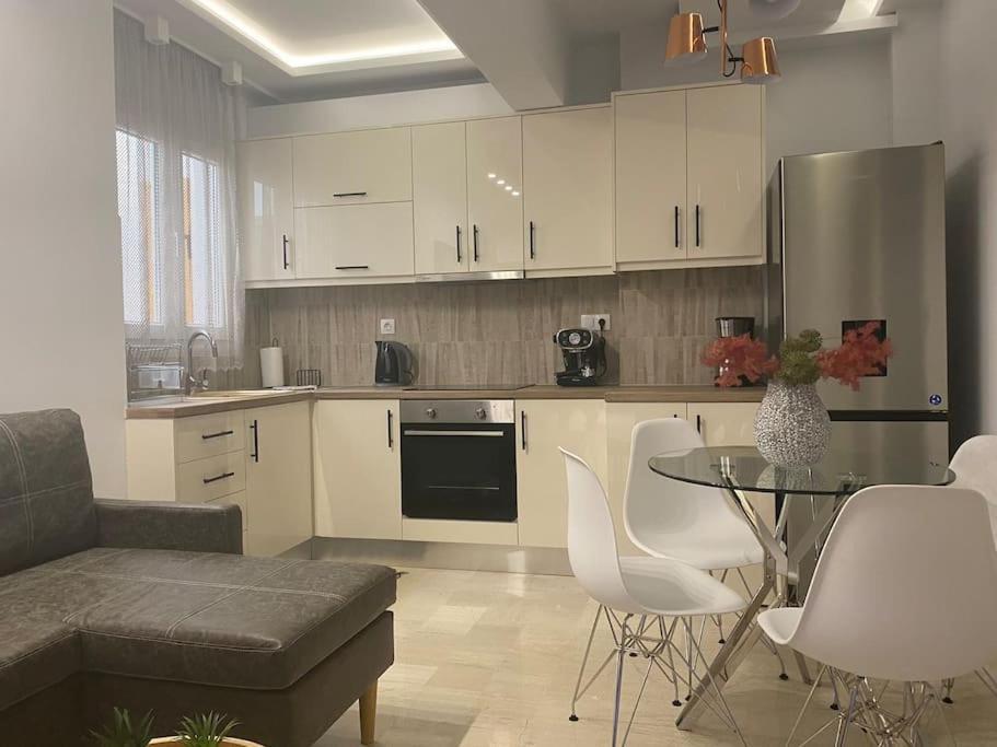 Apartment By The Castle Янина Экстерьер фото